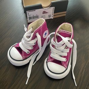 Converse Chuck Taylor High Top Infant Size 2 Pink Saphire Brand New in Box